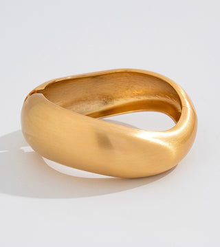 Mia Twisted Cuff